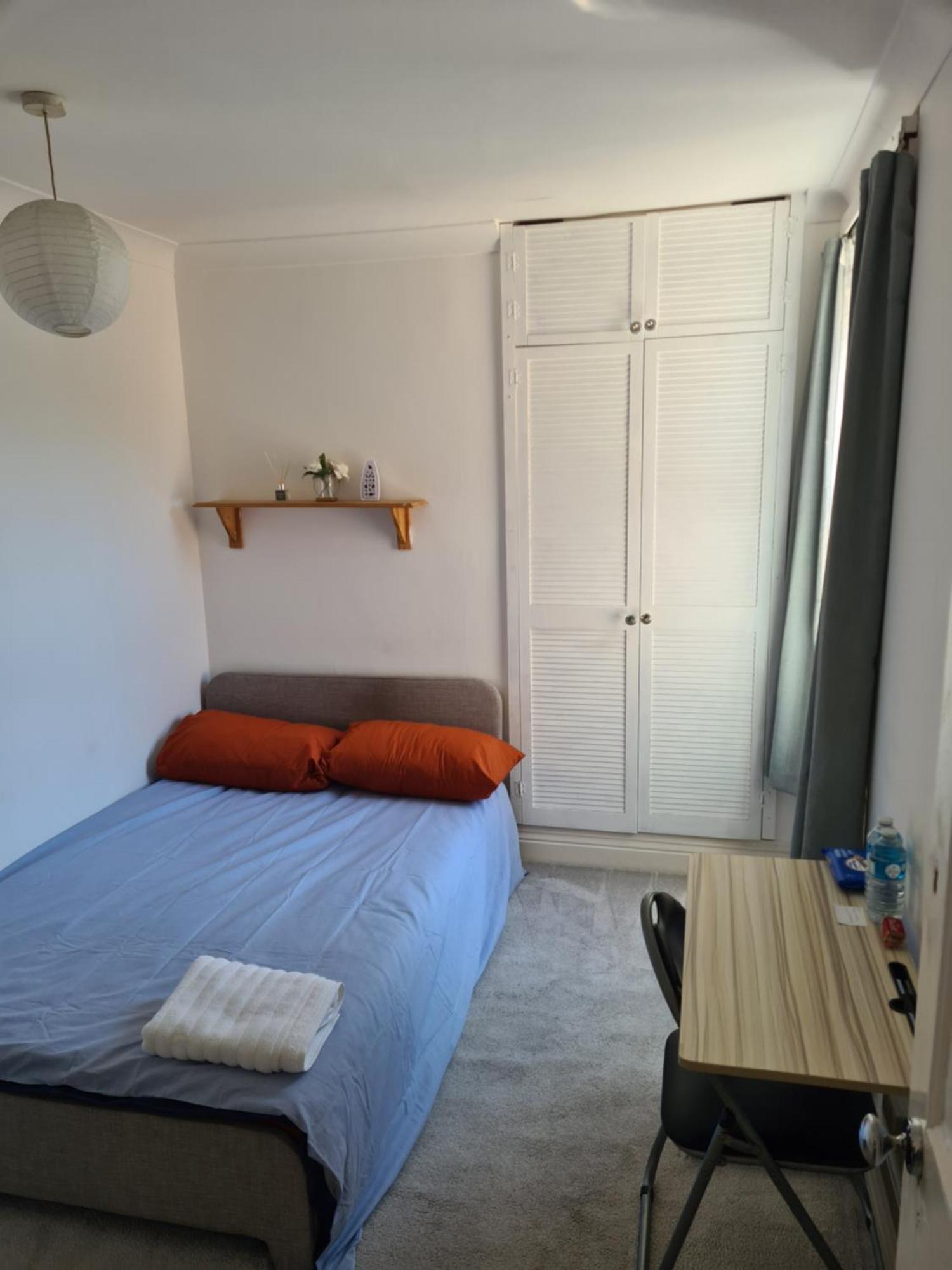 A Private & Beautiful Bedroom With Shared Bathroom In The Heart Of Bournemouth Esterno foto