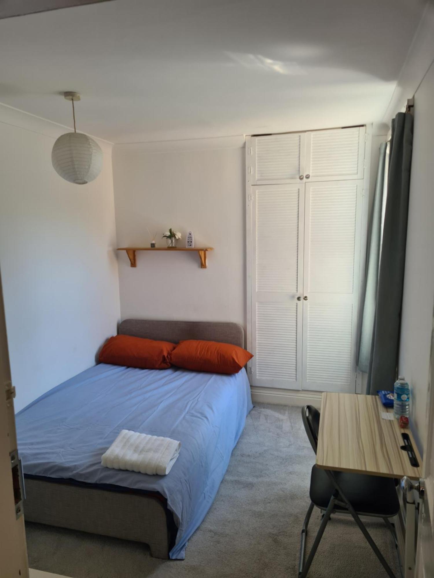 A Private & Beautiful Bedroom With Shared Bathroom In The Heart Of Bournemouth Esterno foto