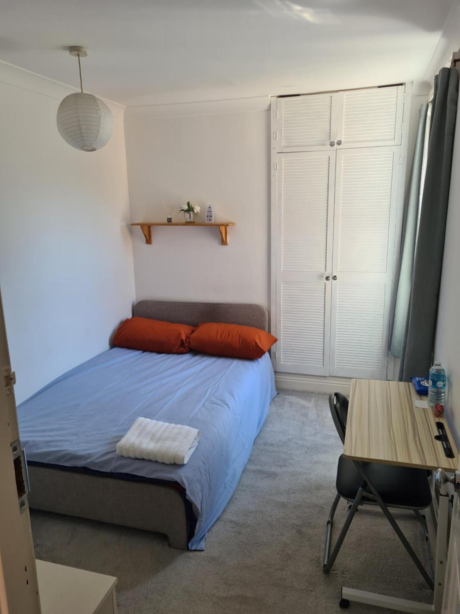 A Private & Beautiful Bedroom With Shared Bathroom In The Heart Of Bournemouth Esterno foto