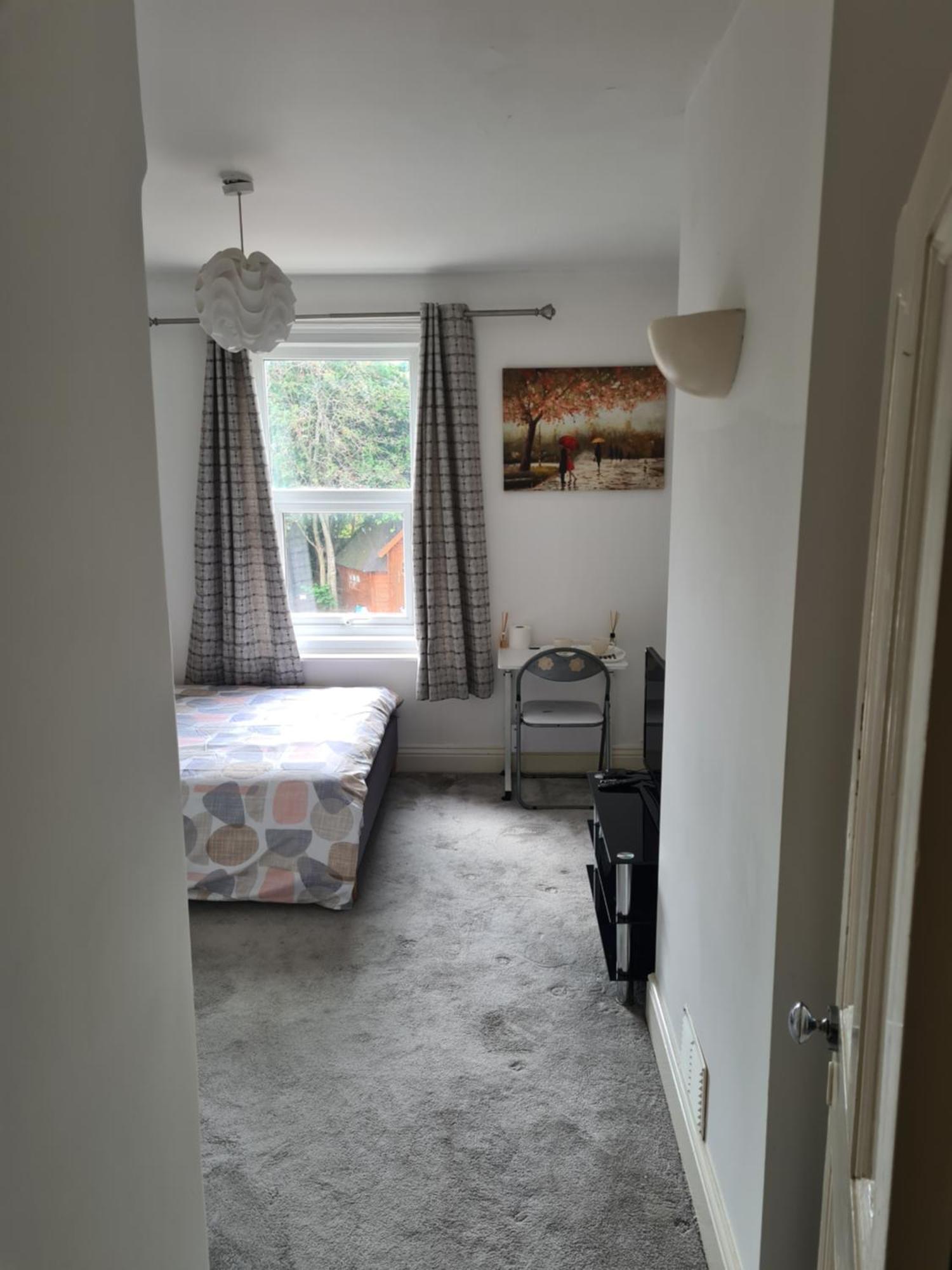 A Private & Beautiful Bedroom With Shared Bathroom In The Heart Of Bournemouth Esterno foto